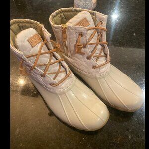 Sperry Saltwater Quilted Duck Boots women’s size 10